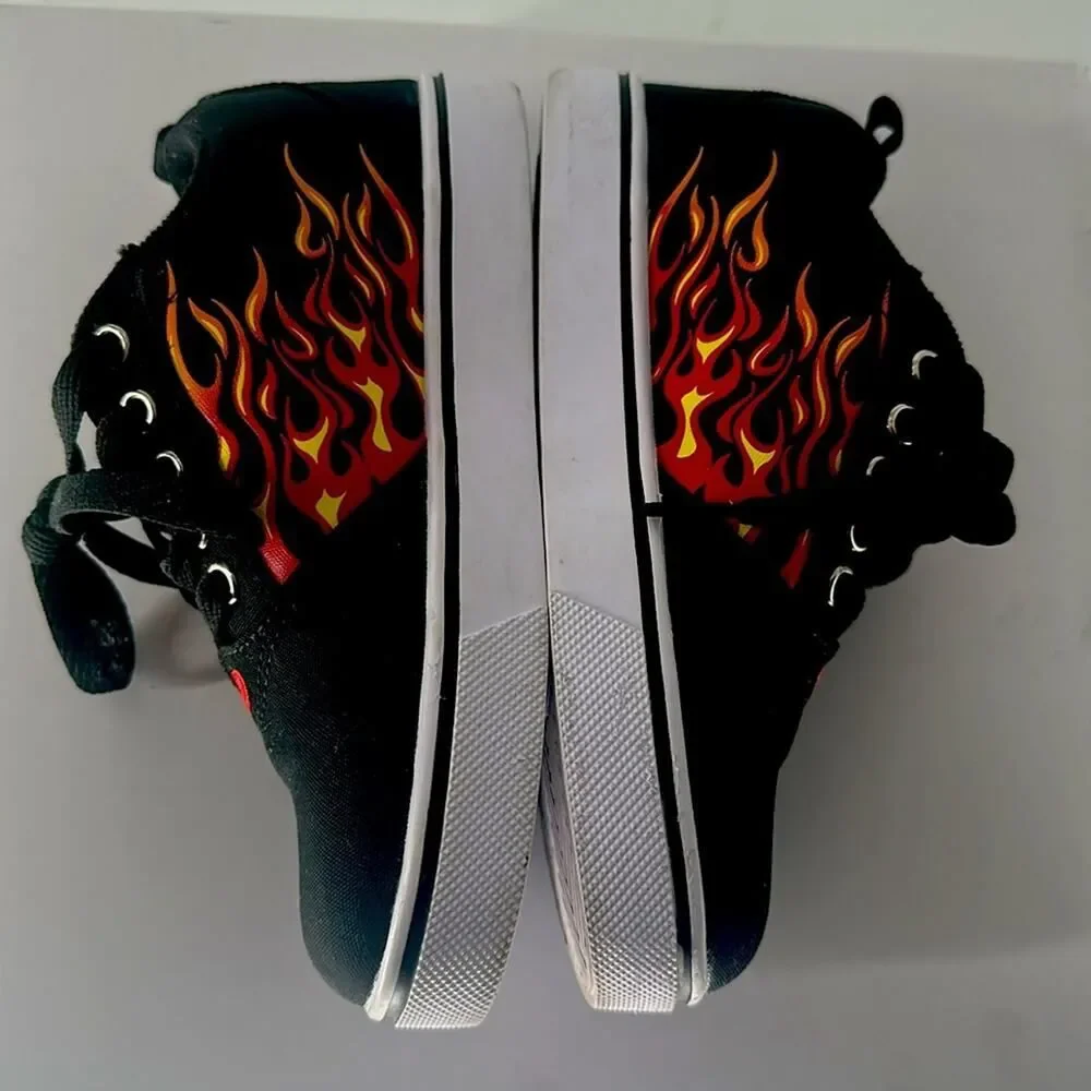 Heelys Pro 20 Black Flame Print Skate Skater Kids Shoes Sneakers Youth S2 Video